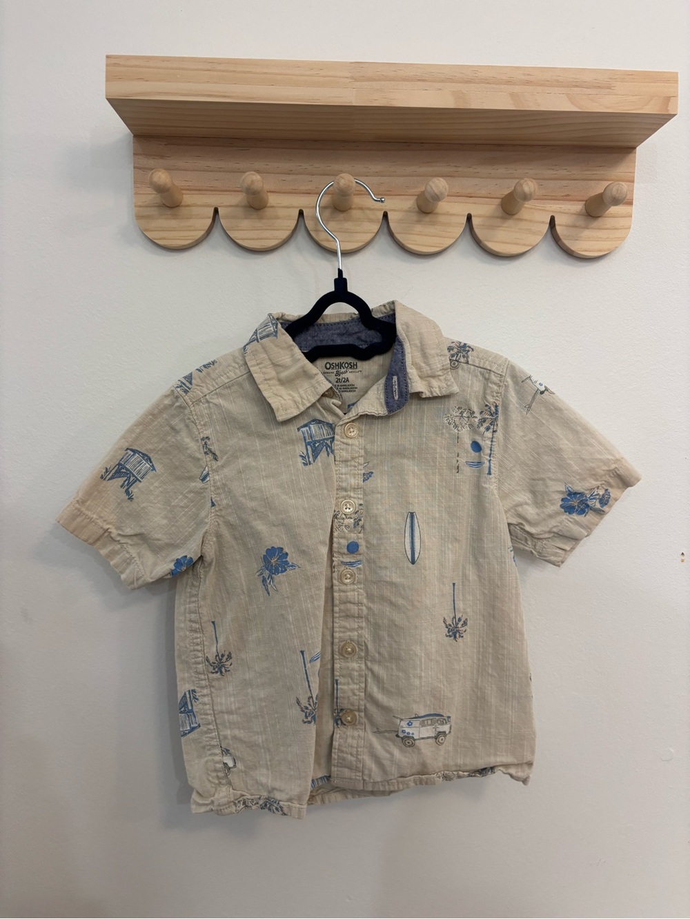 OshKosh B'gosh Beige Short-Sleeve Button-Down Shirt with Blue Surf Prints